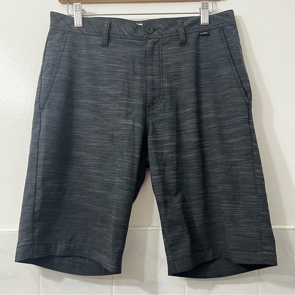 Travis Mathew Mens 30 Heathered Black Lightweight Performance Chino Golf Shorts - Picture 1 of 10